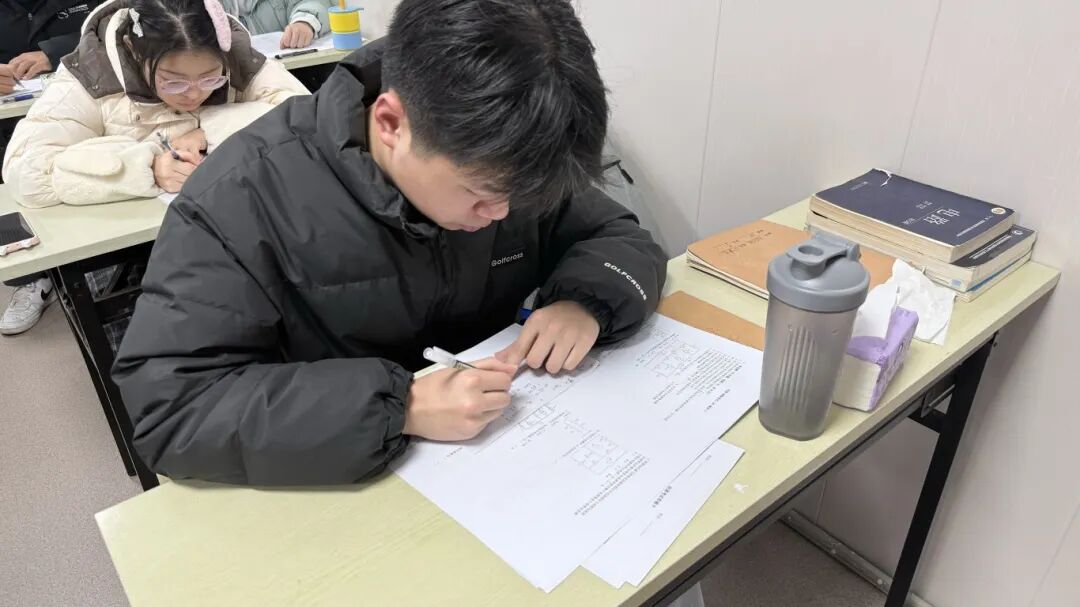 2027届提前备考指南：让你在千军万马的国网考试中抢占先机！